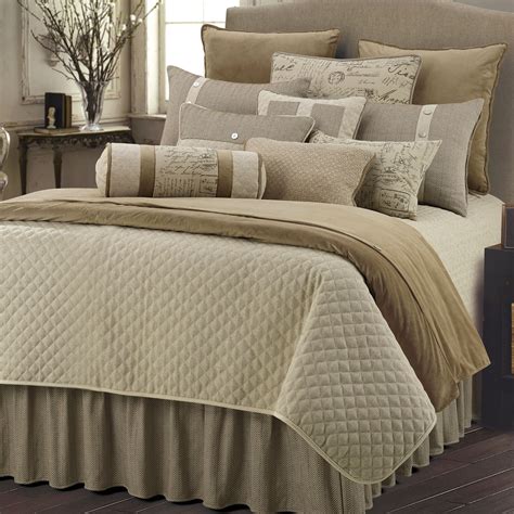 Discover the design world's best quilts, coverlets, & sets at perigold. Coverlet vs Quilt, What is Significant Difference? - HomesFeed