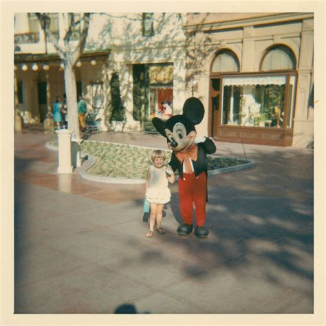 Meeting Mickey, Disneyland, 1969 : TheWayWeWere