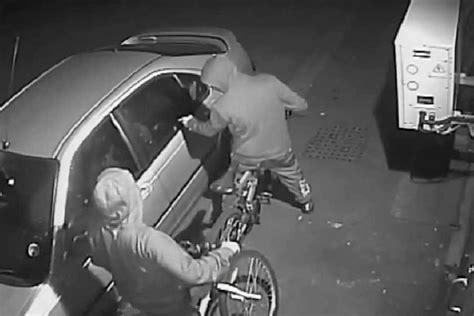 Caught On Camera Thieves Foiled Attempt To Break Into Black Country Car Express And Star
