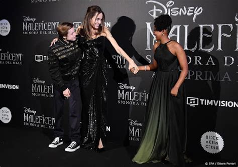 Pero la famosa pareja no se detuvo allí, y se. Eigen sieradenlijn voor dochter Angelina Jolie - Ditjes ...