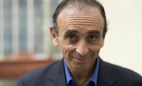 Éric zemmour est devenu tellement célèbre pour ses joutes télévisuelles et son talent de polémiste éric zemmour est diplômé de l'institut d'études politiques (iep) de paris (1979). J'ai deux Zemmour | Causeur