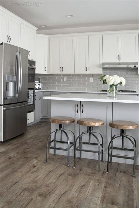 Cambridge cabinets in grey nordic wood. My friends gorgeous gray and white kitchen | Bloggers ...