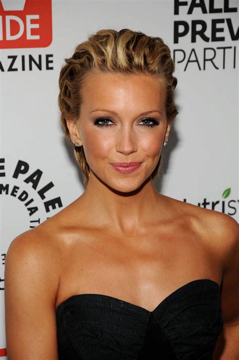 katie cassidy the paleyfest and tv guide magazine s the cw fall tv