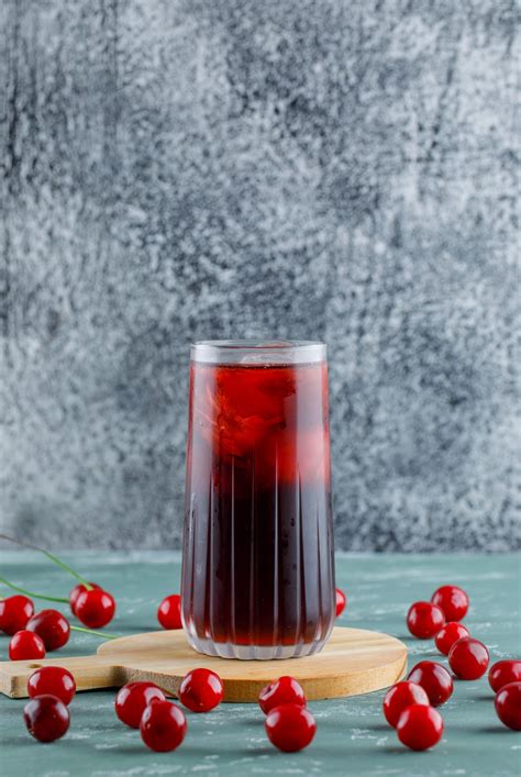 6 Surprising Health Benefits of Drinking Cranberry Juice