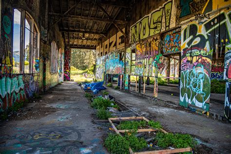 The Southern Pacific Railroad Bayshore Roundhouse Abandoned Spaces