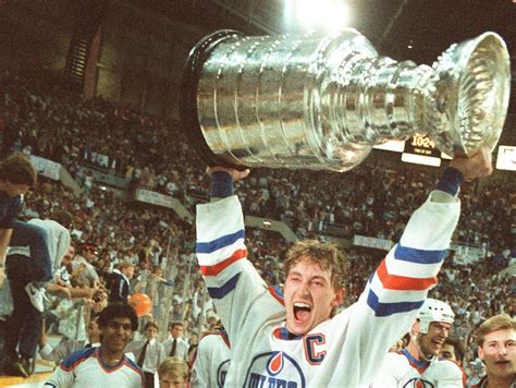 Wayne Gretzky Thinks Leafs Oilers Arent Far From Stanley Cup