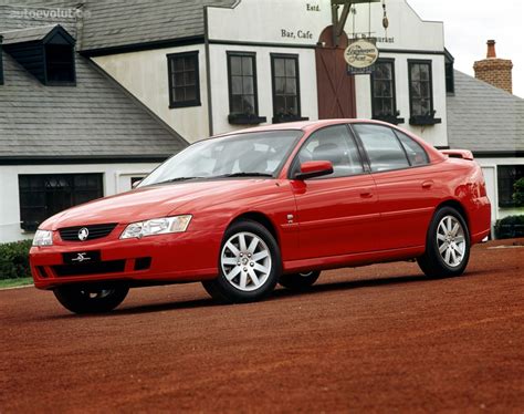 Une petite commode couleur hêtre. HOLDEN Commodore Sedan specs & photos - 2003, 2004, 2005 ...