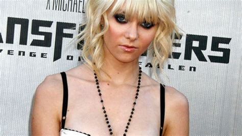 Taylor Momsen Too Young To Be Talking About Sex Toys Critics Say Fox