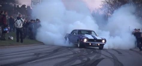 Watch A 1969 Camaro Do An Awe Inspiring Long Rolling Burnout
