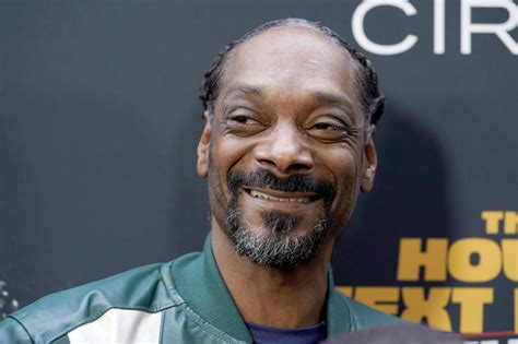Snoop Dogg takes over Death Row Records brand as owner | AP News
