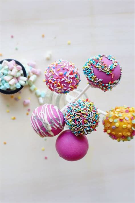 Download 14 kuchen pops muster free vectors. Cake Pops - Kuchen am Stiel - Anjas Backbuch in 2020 ...