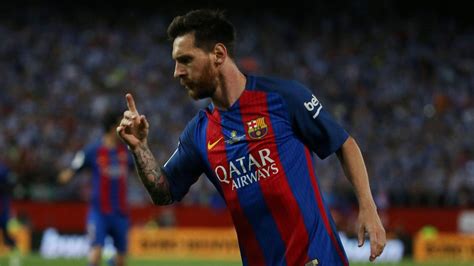 Messi играет с 2005 в барселона (барса). Lionel Messi prolonge à Barcelone jusqu'en 2021 - Le Soir