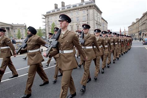 Look Yorkshire Regiment Troops March Through Huddersfield On Freedom