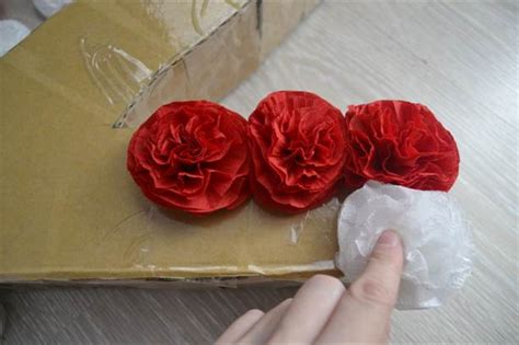 لا يحدث التخرج إلا مرة واحدة في العمر، ما يجعله وقت ممتلئ بالحماس وفرصة مناسبة للفرح والاحتفال، ويمكنك أن تزيد من فرحتك وإبداعك في ذلك اليوم من خلال تزيين قبعة التخرج وتحويلها لعمل فني رائع. رسائل المناديل - cerceis.com