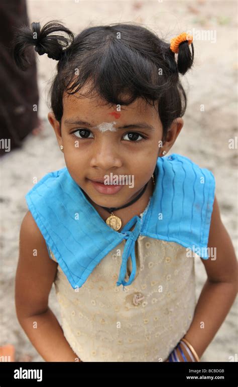 Malay Girl Poor Hi Res Stock Photography And Images Alamy