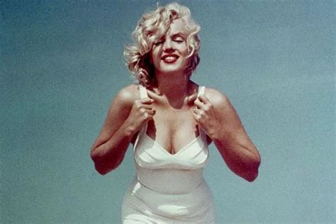 Marilyn Monroe Poses Naked In A Swimming Pool In Series Of My Xxx Hot