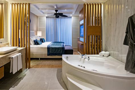 Muğla otelleri'nden bodrum 'de bulunan titanic deluxe bodrum için en uygun fiyatlar gezinomi'de. Titanic Deluxe Bodrum Otel