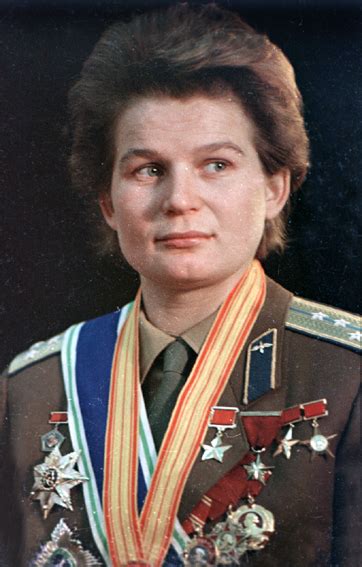 Имеет звание героя советского союза. ТЕРЕШКОВА Валентина Владимировна