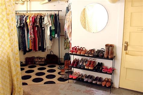 Consignment shops take gently used clothing, often designer clothing, and resell it. Chic DIY Clothes Rack Ideas