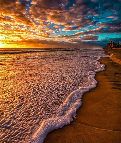 Stunning Sunsets From The Gold Coast 🌅 Joinzaap 📸 Beautiful Beaches