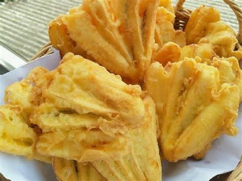 Ubi dipotong korek api, dicampur gurihnya udang, lalu digoreng hingg renyah. Cara Buat goreng Pisang crispy, cuma dengan 2 bahan ...