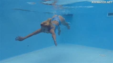 Emily Ross Sexy Milf Underwater Nude Erotics Porntube