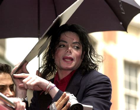 Fotos Michael Jackson Fora Sony Music Em Londres 17 De Junho De