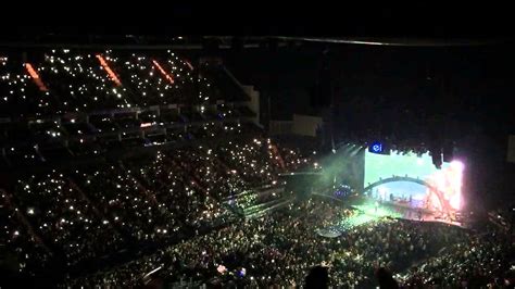 Enrique Iglesias Hero Live At The O Arena Youtube