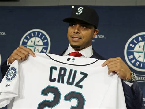 Mariners Introduce Nelson Cruz