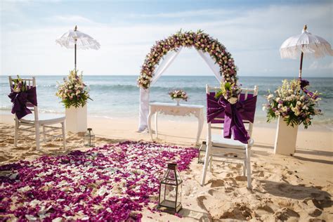 5 Most Popular Wedding Flowers For Your Beach Wedding