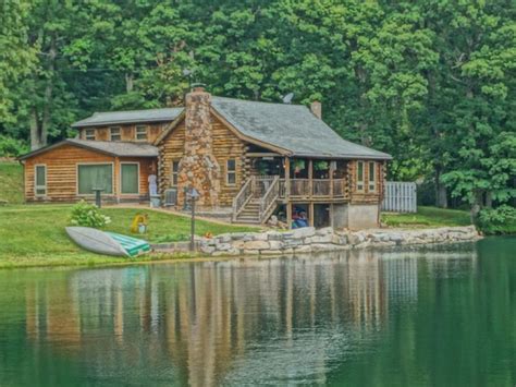 702437 Private Log Cabin And Lake In The Heart Of Wine