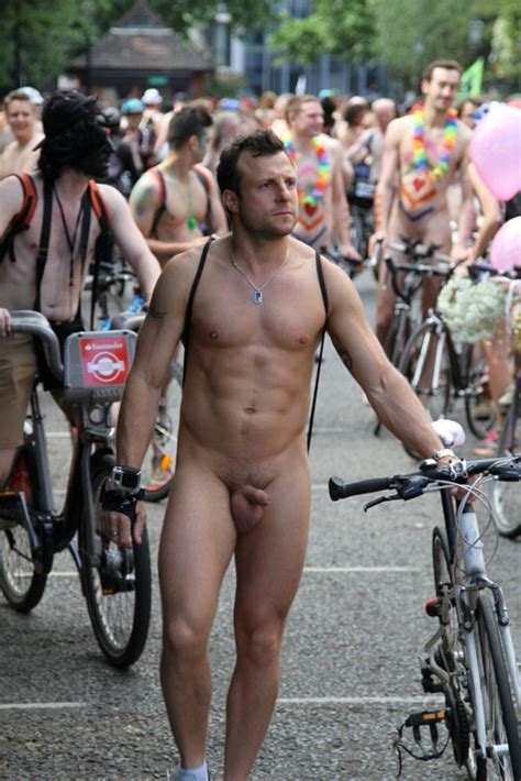 A Londra è tornato il World Naked Bike Ride