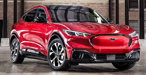 Orders will open on wednesday, april 28. Ford Mustang Mach-E, posticipato al 2021 il lancio in ...