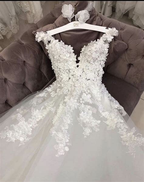 Wedding Dresses Guide Prettiest Gowns From Top Designers Dream