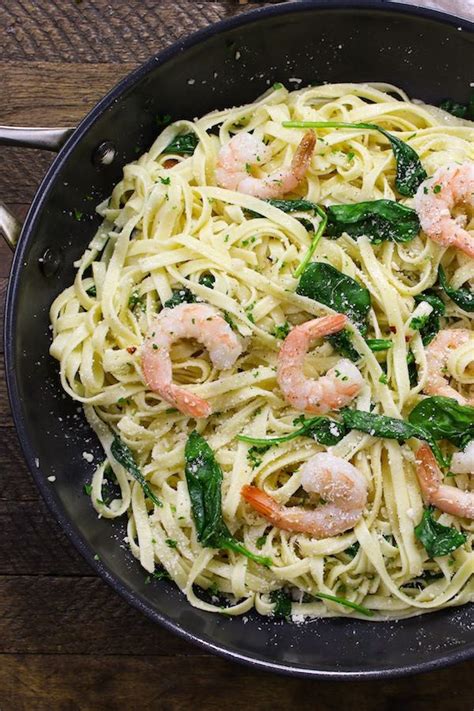 Garlic Butter Shrimp Pasta in the pan | Spaghetti recette, Spaghetti