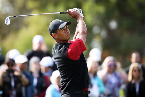 Tiger Woods Breaks Tradition For Phil Mickelson Match Wears Red