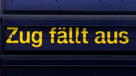 Check spelling or type a new query. Vor Tarifverhandlungen mit der Deutschen Bahn: Lokführer ...