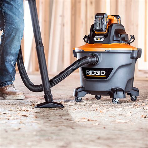 Ridgid 18 Volt 9 Gal Cordless Wetdry Shop Vacuum Tool Only With Car