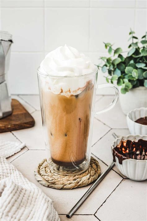 Easy 5 Minutes Iced Mocha Latte Recipe Sweetly Cakes