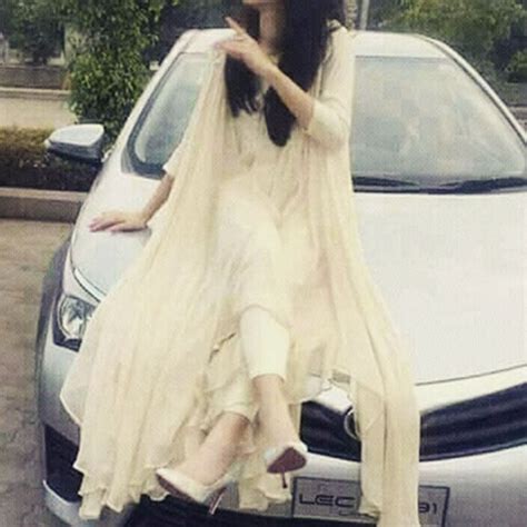Stylish Cute Cool And Smart Girl Dp Pics With Car
