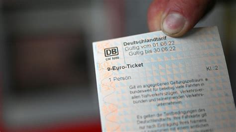 Bvg Und S Bahn Berlin So Soll Das Bundesweite Billig Ticket Noch