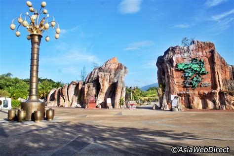 Be experience the peaceful landscape and the beautiful of island by renting a car and taking a leisurely drive around. Langkawi Parks and Waterfalls - Langkawi Natural Attractions