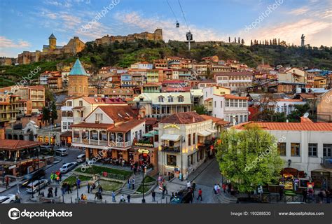 Alle wichtigen informationen zum flughafen finden sie im multimedialen reiseführer der lufthansa. Tiflis (Tbilissi) Altstadt, Hauptstadt Stadt Georgiens ...