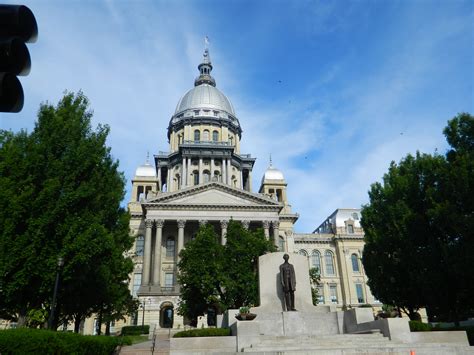 Photo Illinois State Capitol