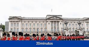 Regresa el cambio de guardia al palacio de Buckingham tras meses de pandemia
