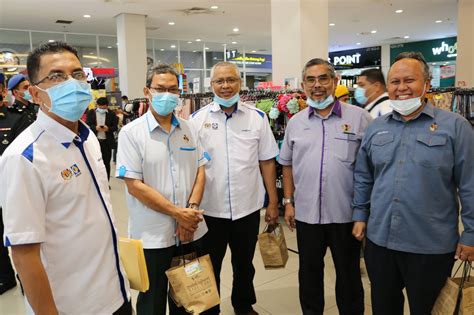 Merupakan satu industri baru dan mempunyai potensi bagaimana untuk menyertai program perintis usahawan 1 malaysia. ARENA USAHAWAN BERSEMPENA KEMPEN BELI BARANGAN MALAYSIA ...