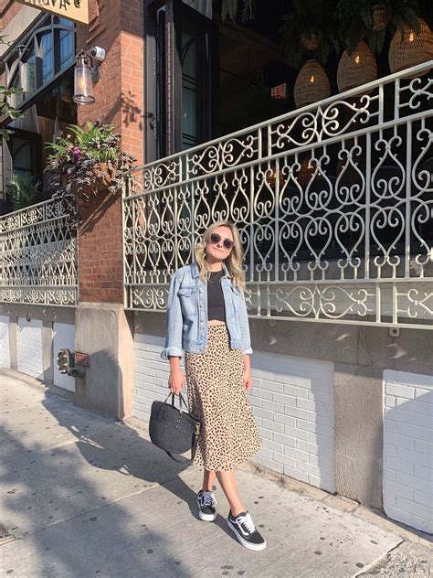 Chicago Fashion Blogger Jessica Sturdy Of Bows And Sequins Wearing A