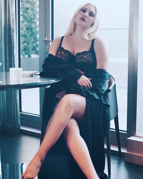 The 1990s is often remembered as a decade of peace, prosperity and the rise of the internet (world wide web). 49 Hot Pictures of Hayley Hasselhoff Are Perfect Definition Of Beauty