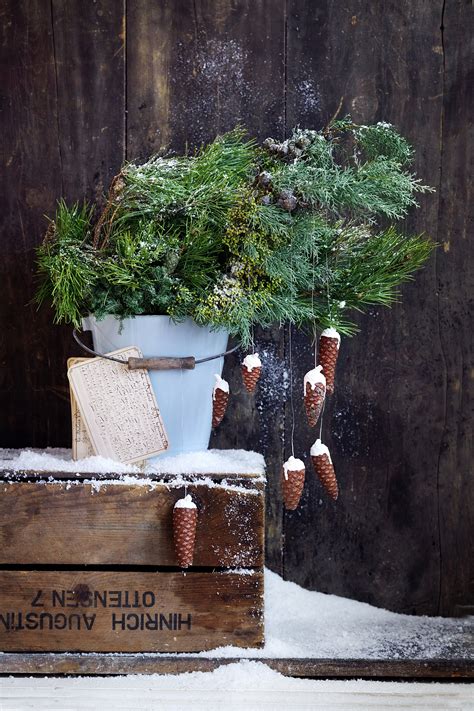 Die 11 besten weihnachtsfeier ideen 2021 für deine firma. Weihnachtsdeko im Garten: Last-Minute-Ideen | Dekorace ...