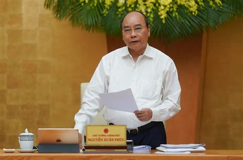 Tri ân thủ tướng tiền nhiệm nguyễn xuân phúc và các thành viên chính phủ, tân thủ tướng tặng hoa thể hiện tình cảm, sự kính trọng, chúc ông phúc nhiều sức khỏe để hoàn thành xuất sắc trọng trách trên cương vị công tác mới là chủ tịch nước. Thủ tướng chỉ đạo "bám ngày, bám đêm" để giải ngân vốn đầu ...